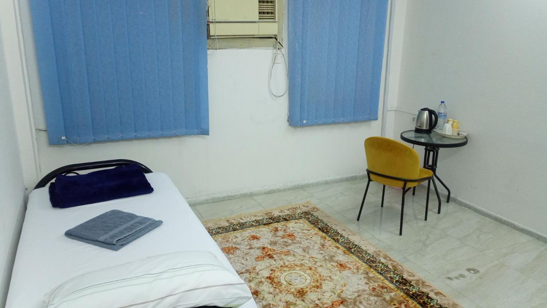 Salem House Hostel 尼兹瓦 外观 照片