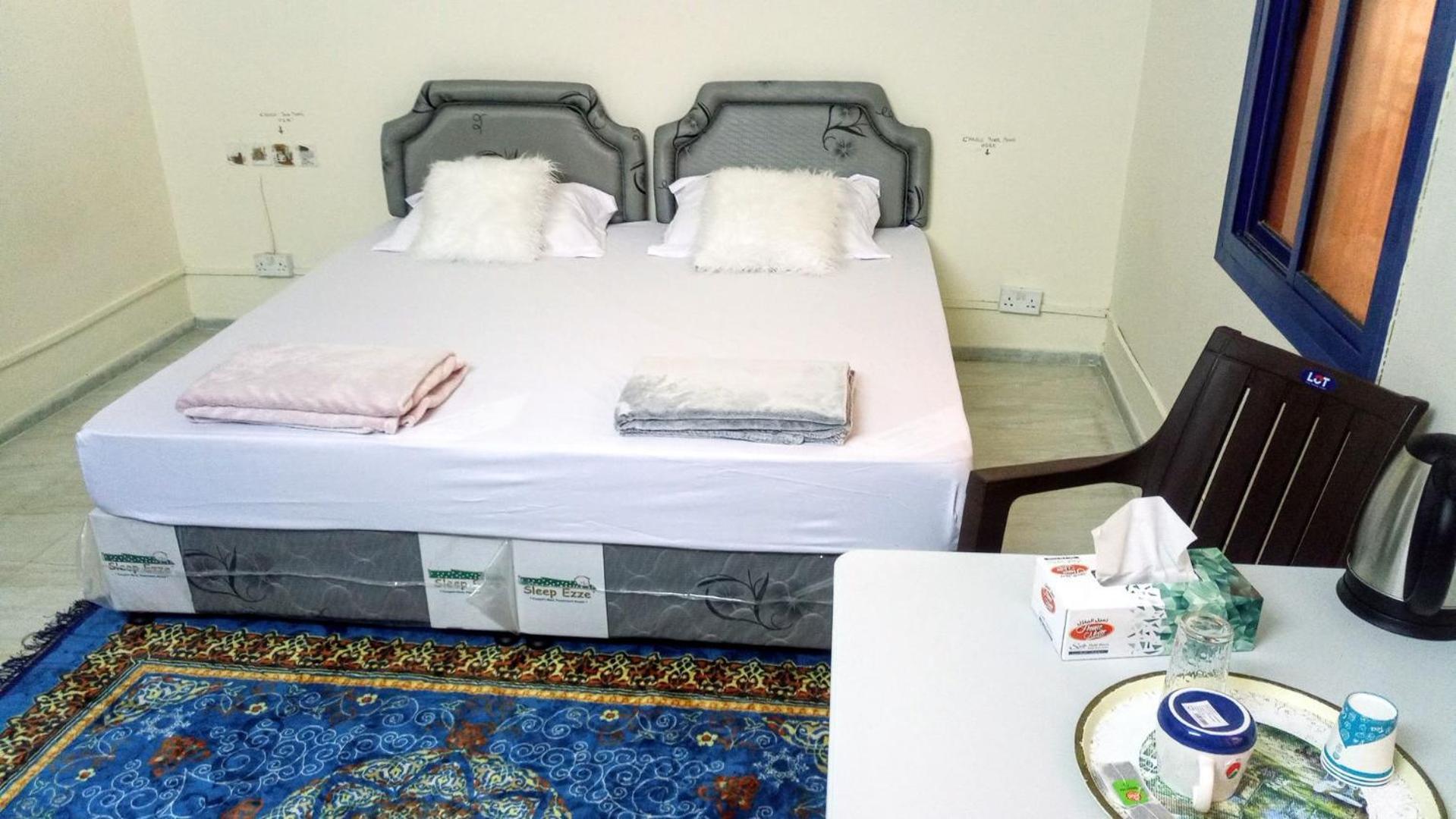 Salem House Hostel 尼兹瓦 外观 照片